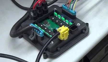 بازار کار و درآمد مالتی پلکس خودرو