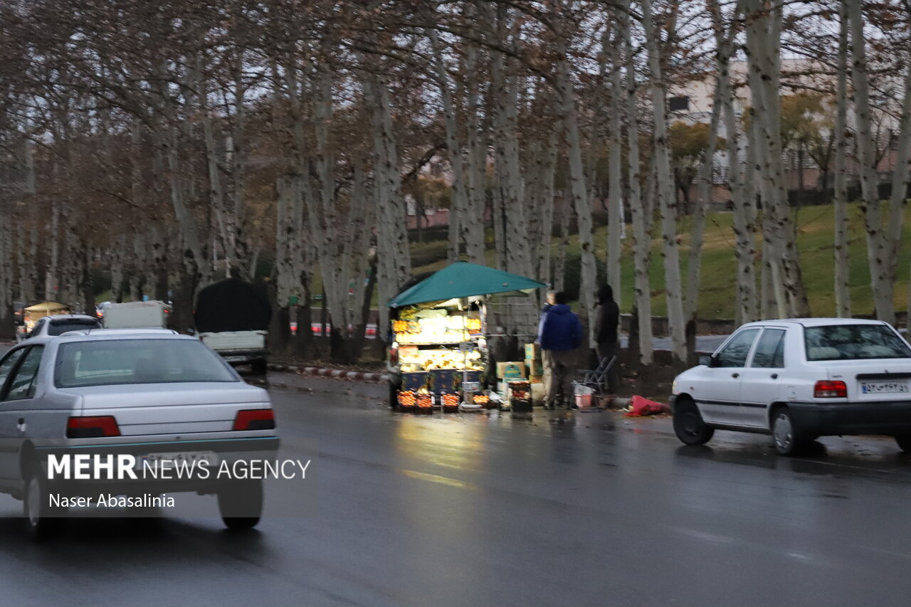 ضرورت جایابی مناسب برای دست‌فروشان و وانت‌بارها در همدان