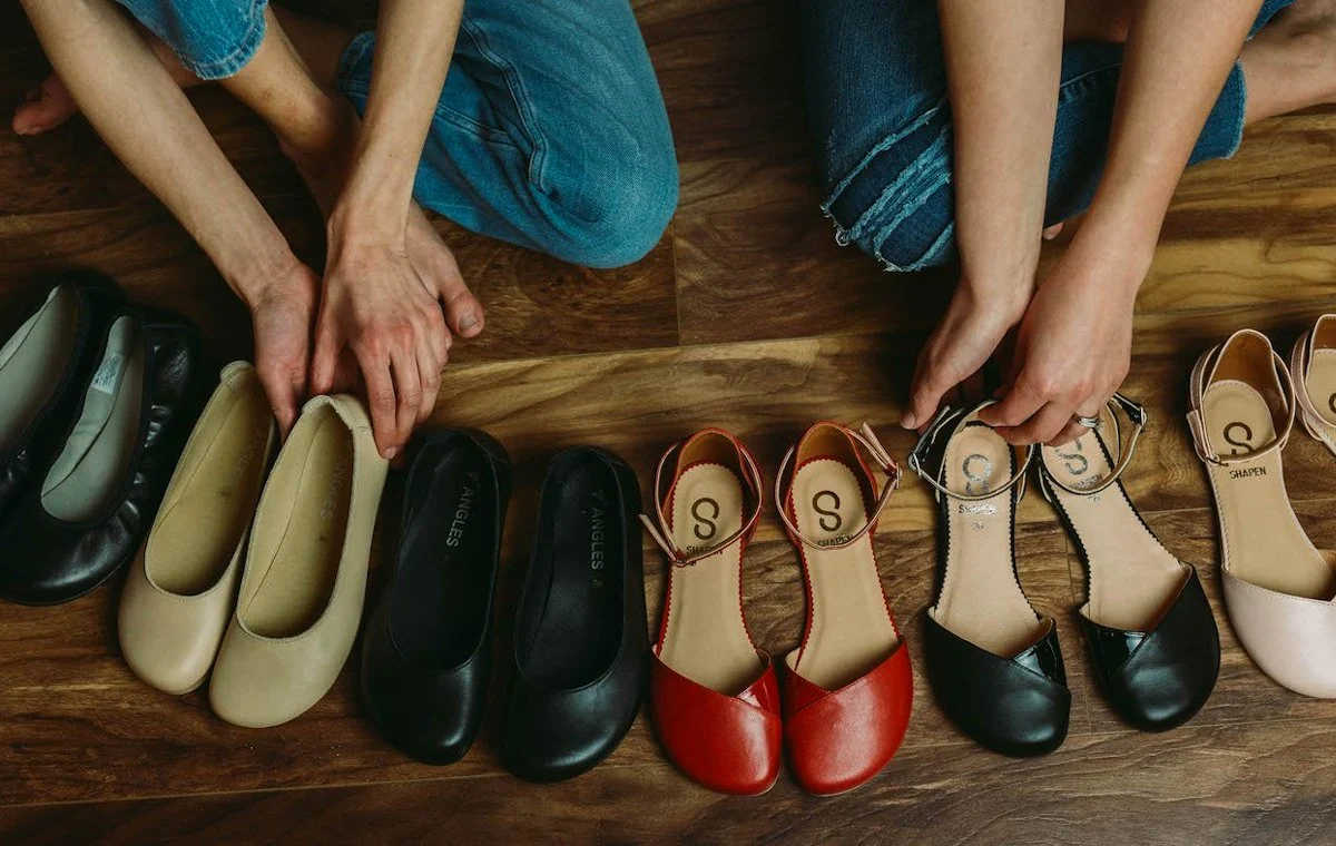 چگونه رنگ کفش مناسب استایل خود را انتخاب کنیم؟