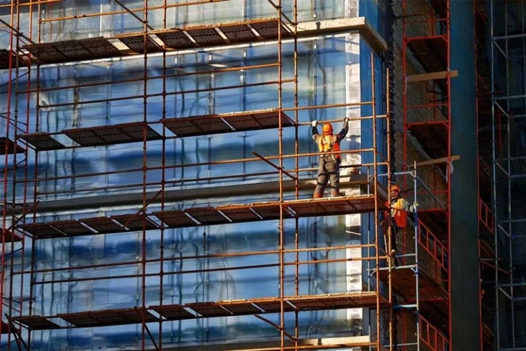 حوادث ناشی از بست های داربست: چگونه از آن ها جلوگیری کنیم؟