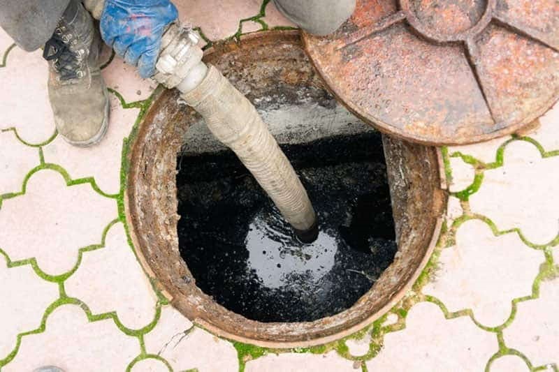 راهنمای تخلیه چاه؛ از انتخاب شرکت تا انجام کار بدون کثیفی