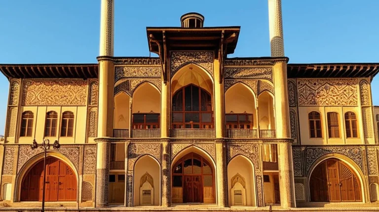 عمارت مشیر دیوان سنندج: دیدنی ترین جاذبه تاریخی کردستان